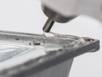 Klebe- und Dichtmittel